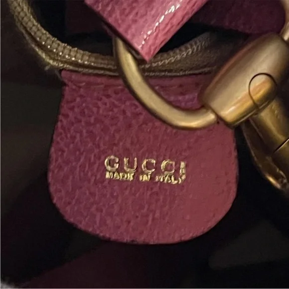 Gucci Fuchsia Suede Shoulder Bag - Picture 6 of 12